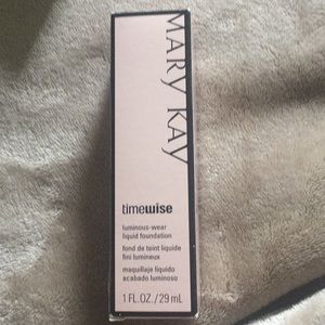 Mary Kay timewise luminous wear foundation beige 2